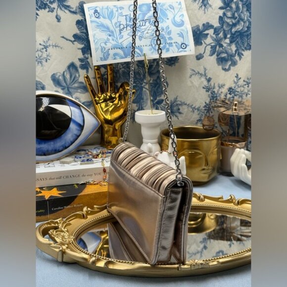 🆕 KARL LAGERFELD PARIS 🧿 NWT K/Kushion Crossbody Wallet, Champagne Metallic - Picture 3 of 15